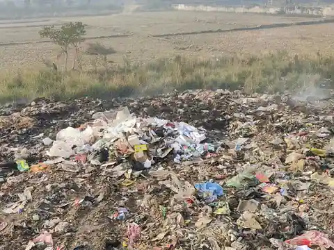 The Invisible Inferno: India’s Rural and Small-Urban Plastic Burning Crisis - Graphic Illustration 2